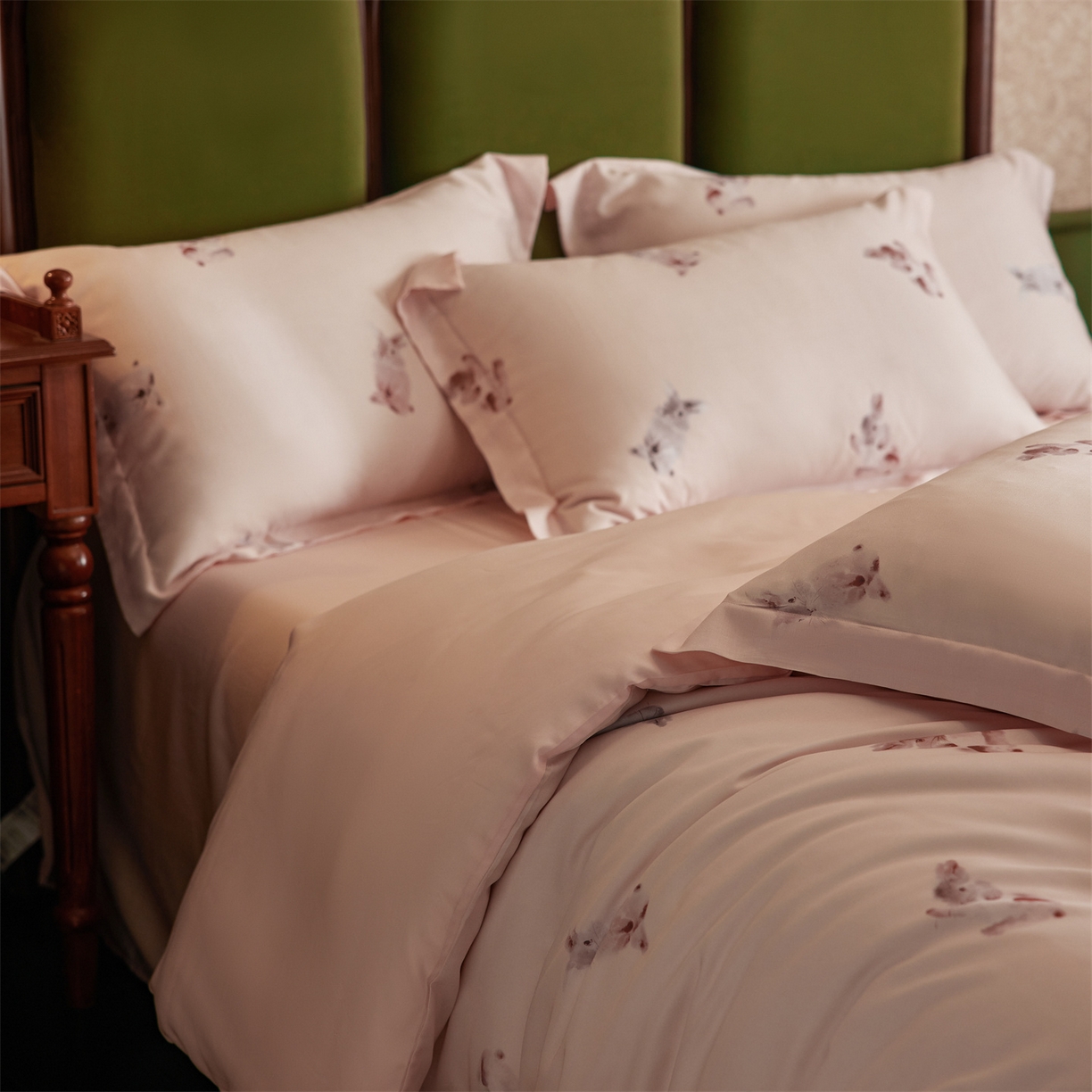 91家纺网 家纺一手货源 找家纺 初拾 2026新款春夏小清新莱赛尔数码印花四件套 会员减10 控价：日常券后不低于298 元  桃园知兔