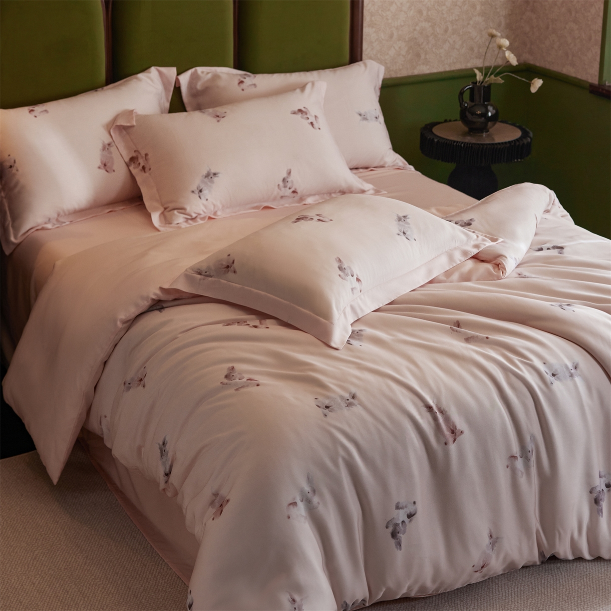 91家纺网 家纺一手货源 找家纺 初拾 2026新款春夏小清新莱赛尔数码印花四件套 会员减10 控价：日常券后不低于298 元  桃园知兔