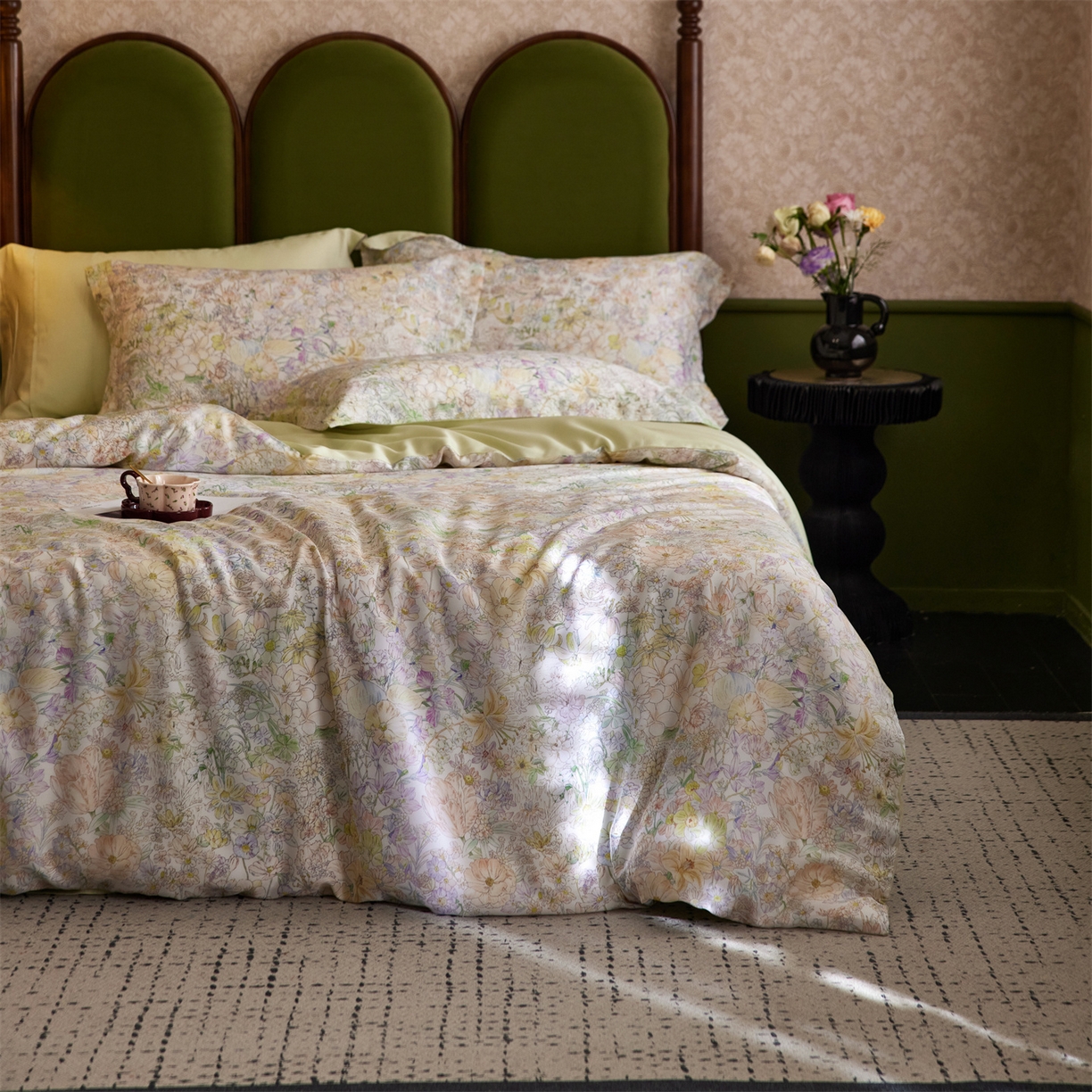 91家纺网 家纺一手货源 找家纺 初拾 2026新款春夏小清新莱赛尔数码印花四件套 会员减10 控价：日常券后不低于298 元  坠入爱河