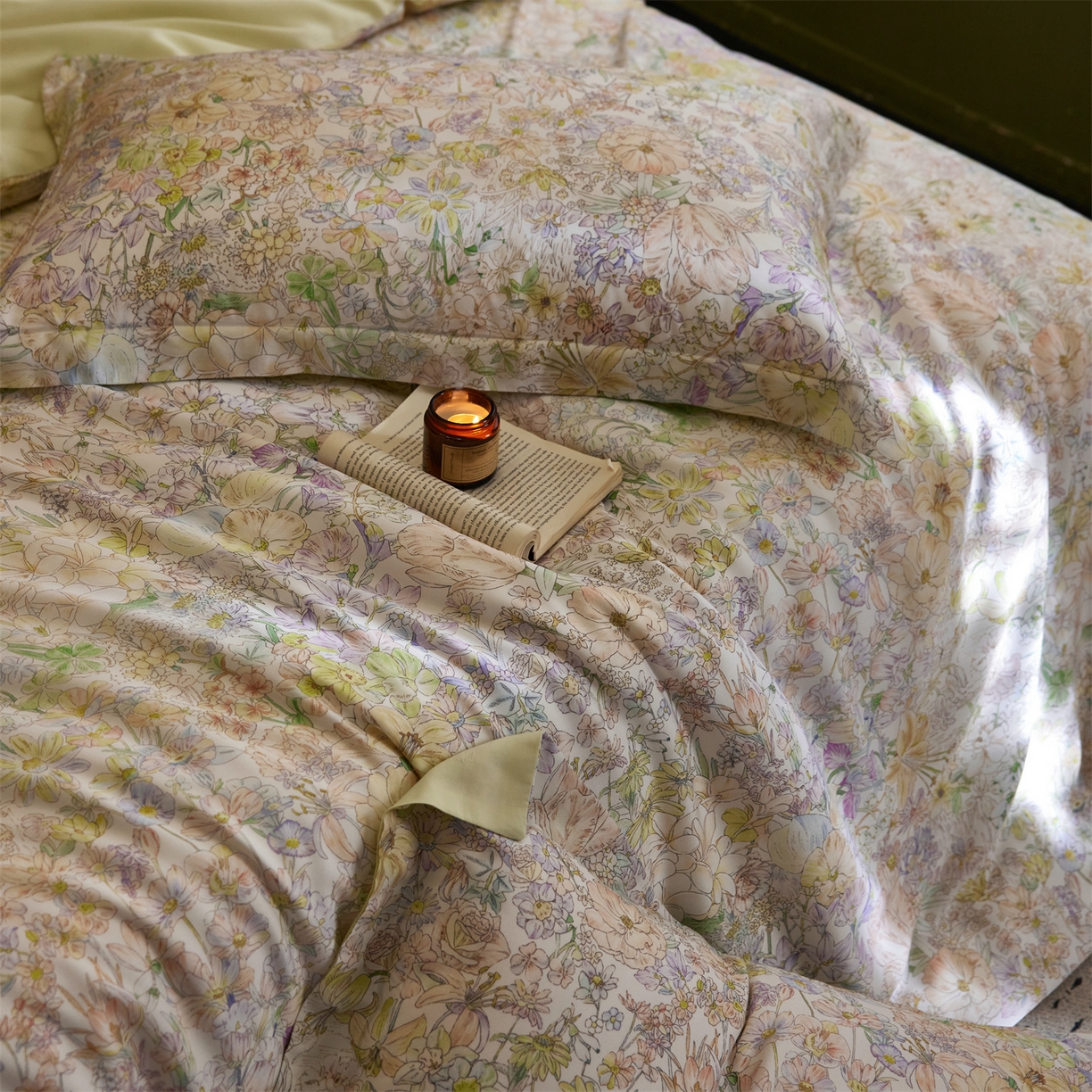 91家纺网 家纺一手货源 找家纺 初拾 2026新款春夏小清新莱赛尔数码印花四件套 会员减10 控价：日常券后不低于298 元  坠入爱河