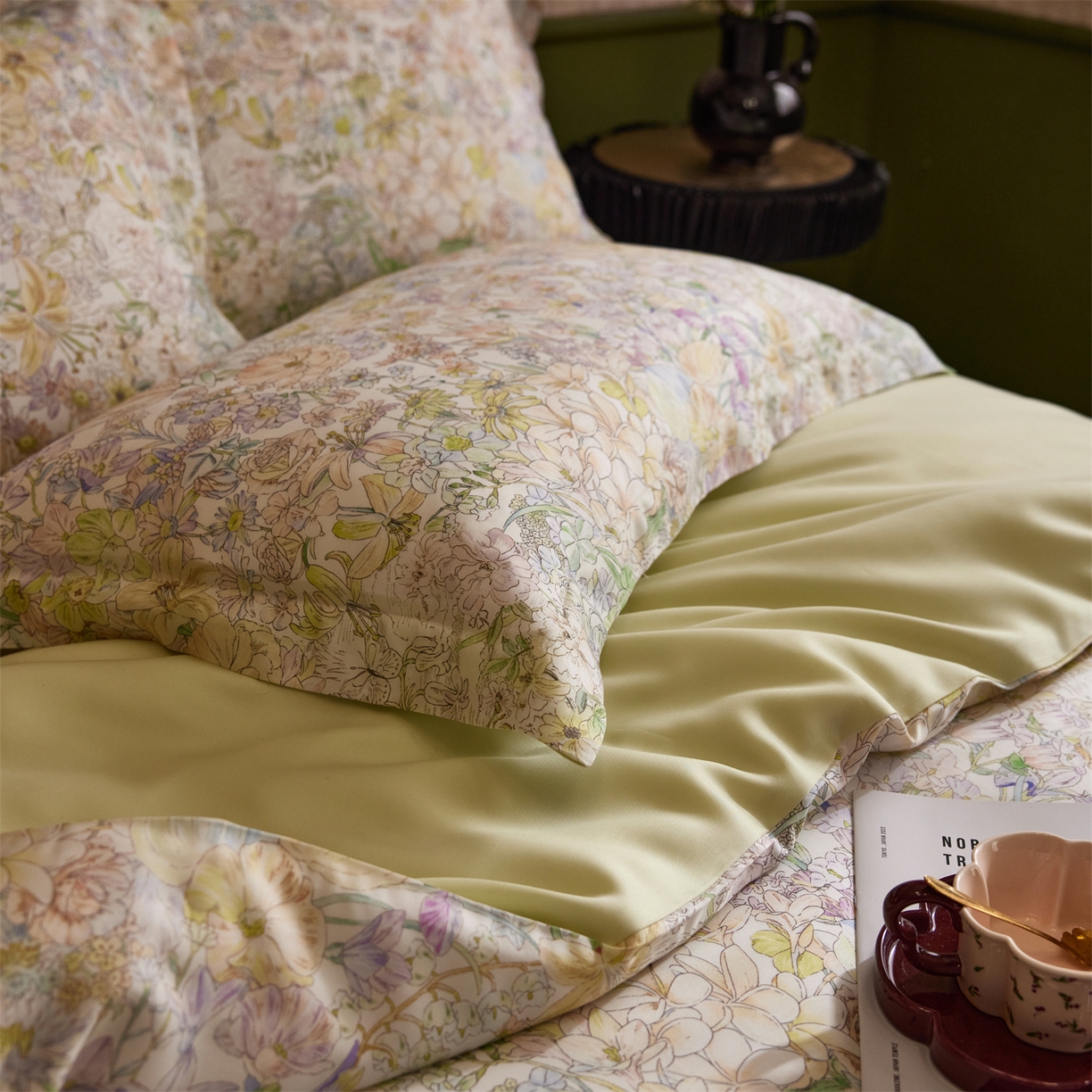 91家纺网 家纺一手货源 找家纺 初拾 2026新款春夏小清新莱赛尔数码印花四件套 会员减10 控价：日常券后不低于298 元  坠入爱河