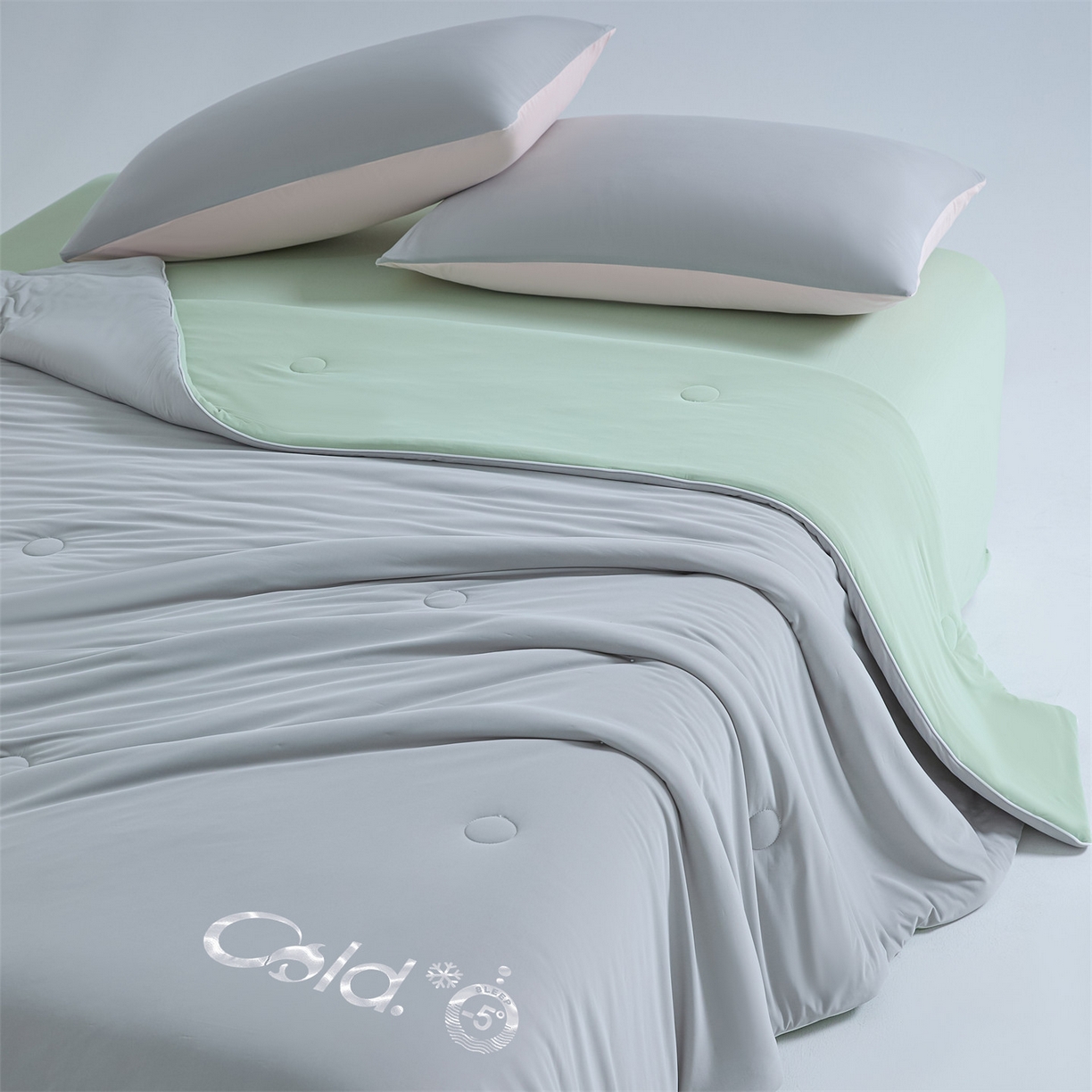 91家纺网 家纺一手货源 找家纺 恬思语家纺 2026春夏新品纯色双拼凉感丝大豆夏被夏凉被空调被 凉感-灰绿