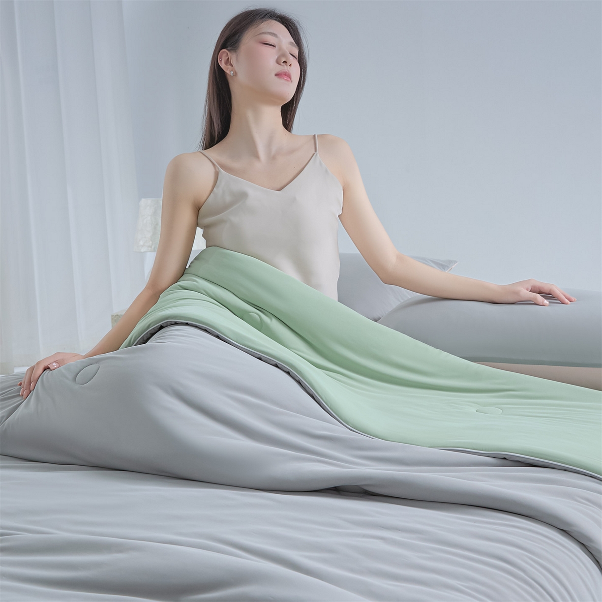 91家纺网 家纺一手货源 找家纺 恬思语家纺 2026春夏新品纯色双拼凉感丝大豆夏被夏凉被空调被 凉感-灰绿