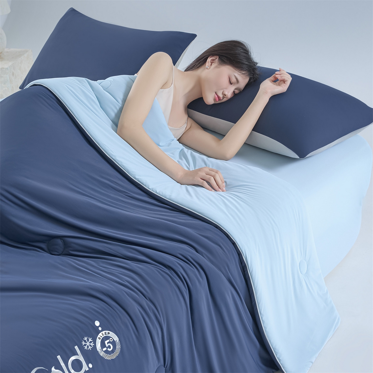 91家纺网 家纺一手货源 找家纺 恬思语家纺 2026春夏新品纯色双拼凉感丝大豆夏被夏凉被空调被 凉感-蔚蓝