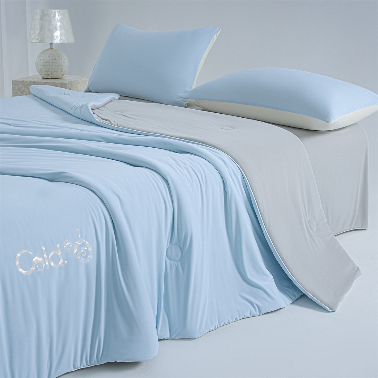 91家纺网 家纺一手货源 找家纺 恬思语家纺 2026春夏新品纯色双拼凉感丝大豆夏被夏凉被空调被 凉感-蓝灰