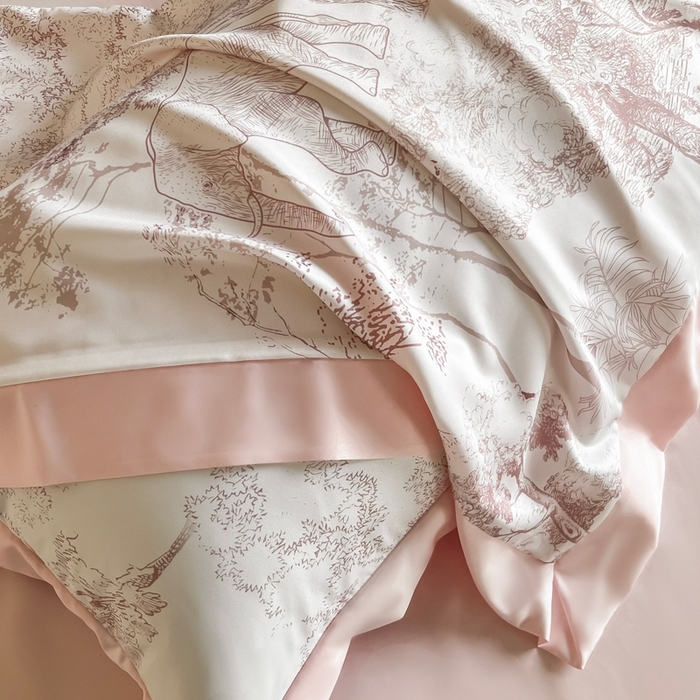 91家纺网 家纺一手货源 找家纺 首尔家纺 2026春夏新款宽边数码冰丝四件套 巴洛克粉