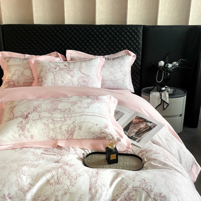 91家纺网 家纺一手货源 找家纺 首尔家纺 2026春夏新款宽边数码冰丝四件套 巴洛克粉