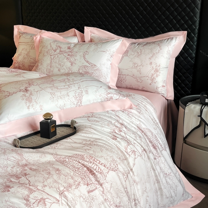 91家纺网 家纺一手货源 找家纺 首尔家纺 2026春夏新款宽边数码冰丝四件套 巴洛克粉