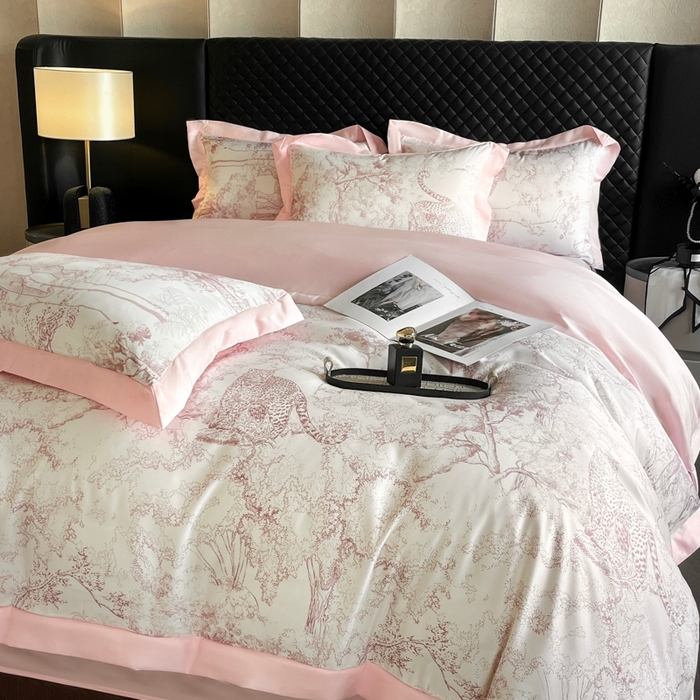 91家纺网 家纺一手货源 找家纺 首尔家纺 2026春夏新款宽边数码冰丝四件套 巴洛克粉