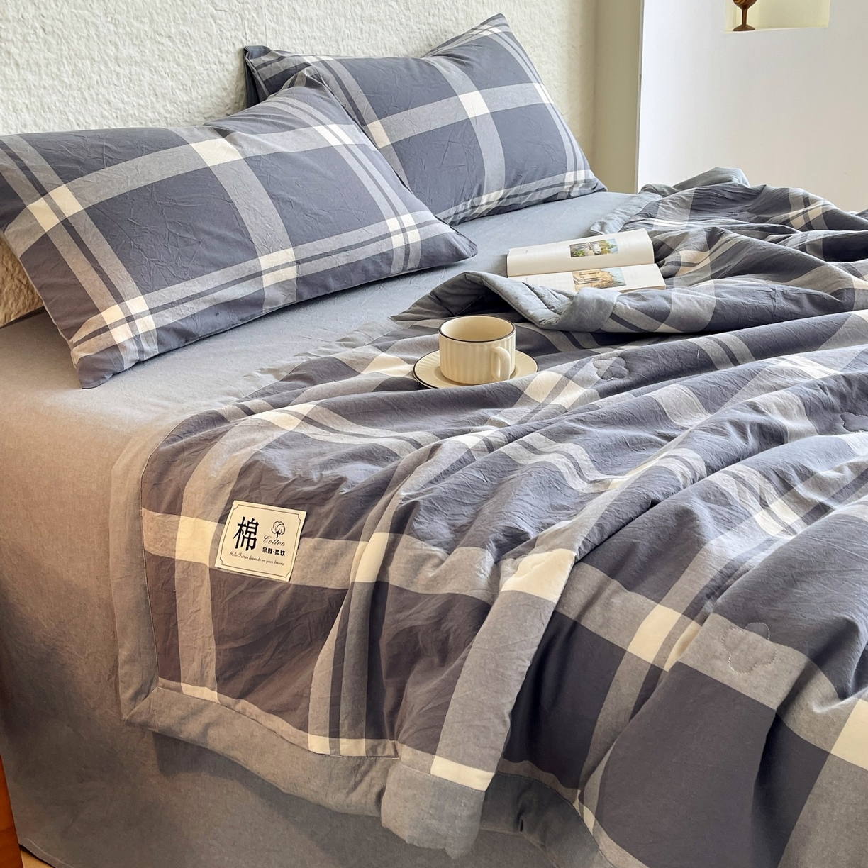 91家纺网 家纺一手货源 找家纺 梵克保罗 2026春夏新款水洗棉新疆棉花被绗缝款夏被系列单夏被夏凉被空调被 棉花被-简灰格
