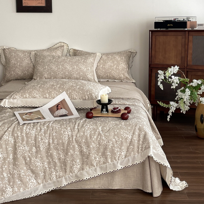 91家纺网 家纺一手货源 找家纺 （总）慕晨 2026新款天丝莱赛尔棉麻数码印色织花边夏被四件套高级田园美式直播热款