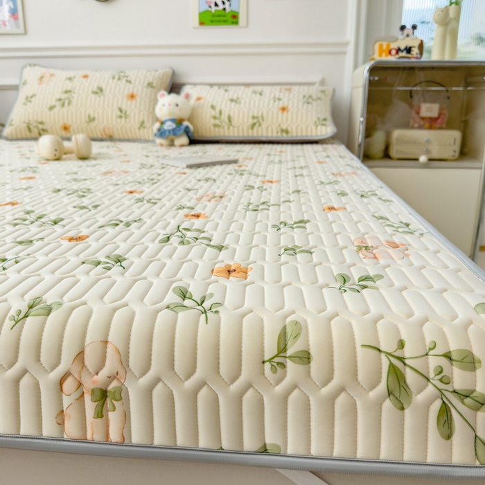 91家纺网 家纺一手货源 找家纺 丝羽坊 2026新款高密凉感丝印花乳胶凉席-平铺款 春意盎然