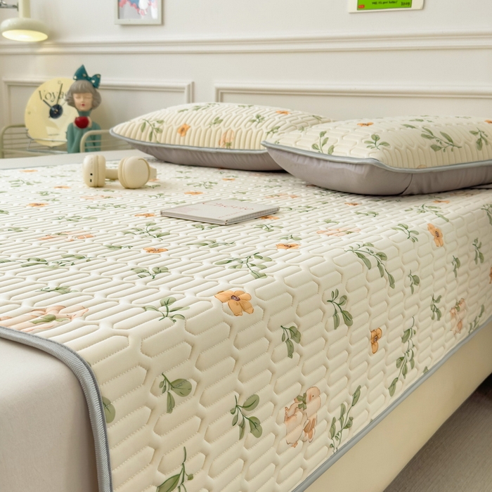 91家纺网 家纺一手货源 找家纺 丝羽坊 2026新款高密凉感丝印花乳胶凉席-平铺款 春意盎然