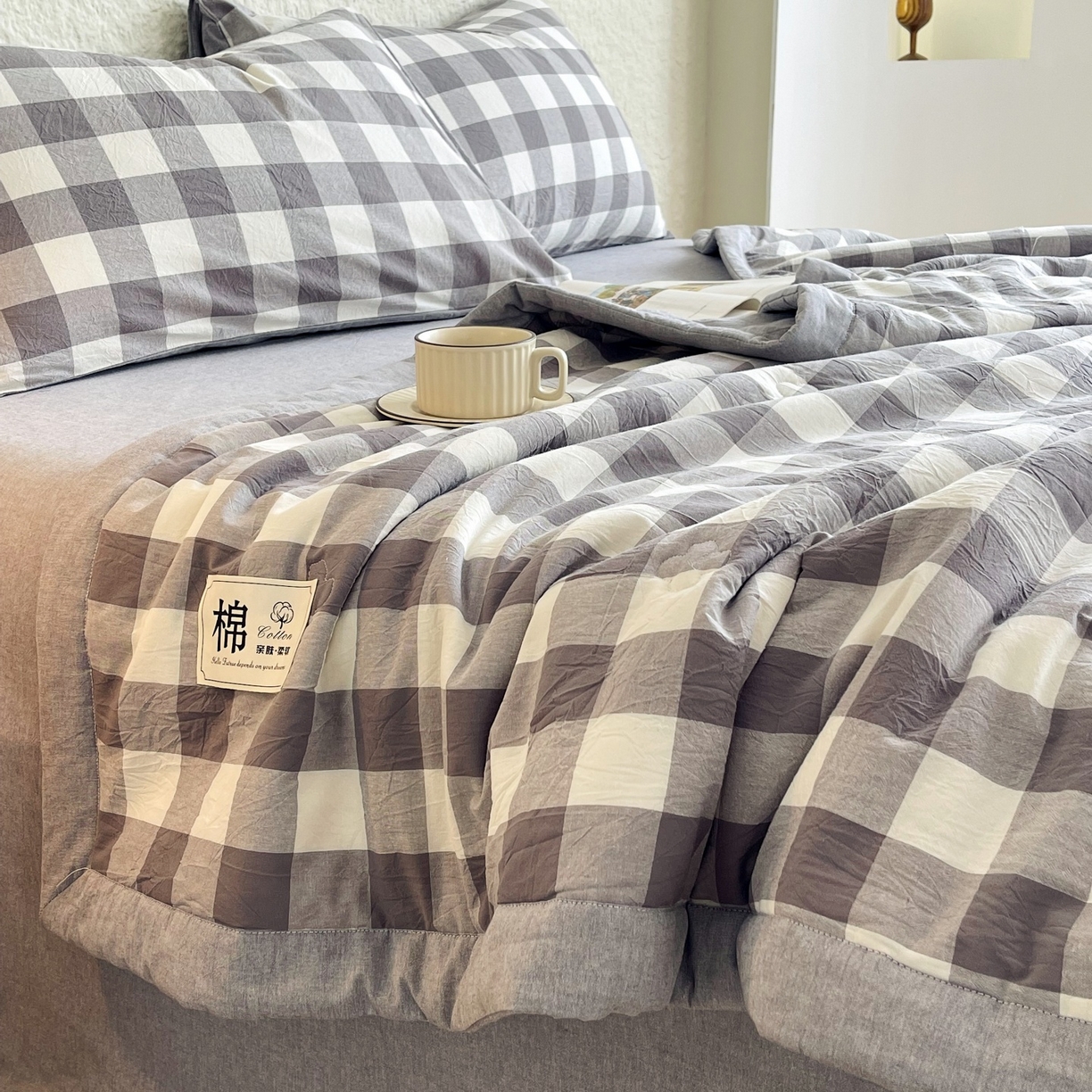 91家纺网 家纺一手货源 找家纺 梵克保罗 2026春夏新款水洗棉新疆棉花被绗缝款夏被系列单夏被夏凉被空调被 棉花被-灰白中格