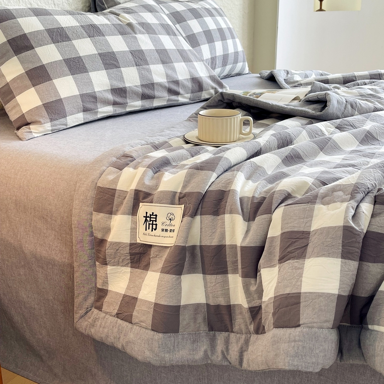 91家纺网 家纺一手货源 找家纺 梵克保罗 2026春夏新款水洗棉新疆棉花被绗缝款夏被系列单夏被夏凉被空调被 棉花被-灰白中格