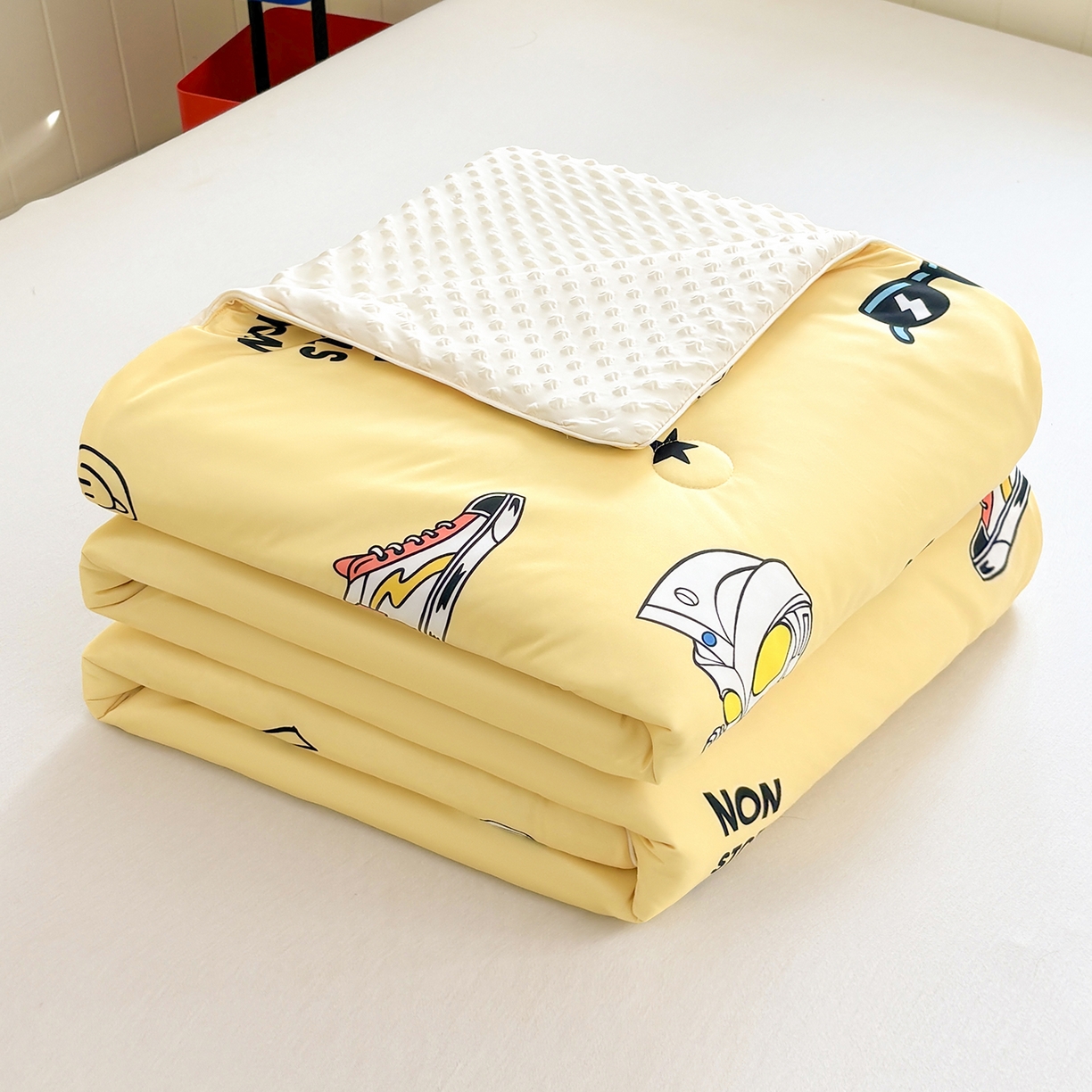 91家纺网 家纺一手货源 找家纺 恒畅 2026新款A类正版授权（含氨）卡通针织棉3D凉感豆豆夏被夏凉被 光崽奥特