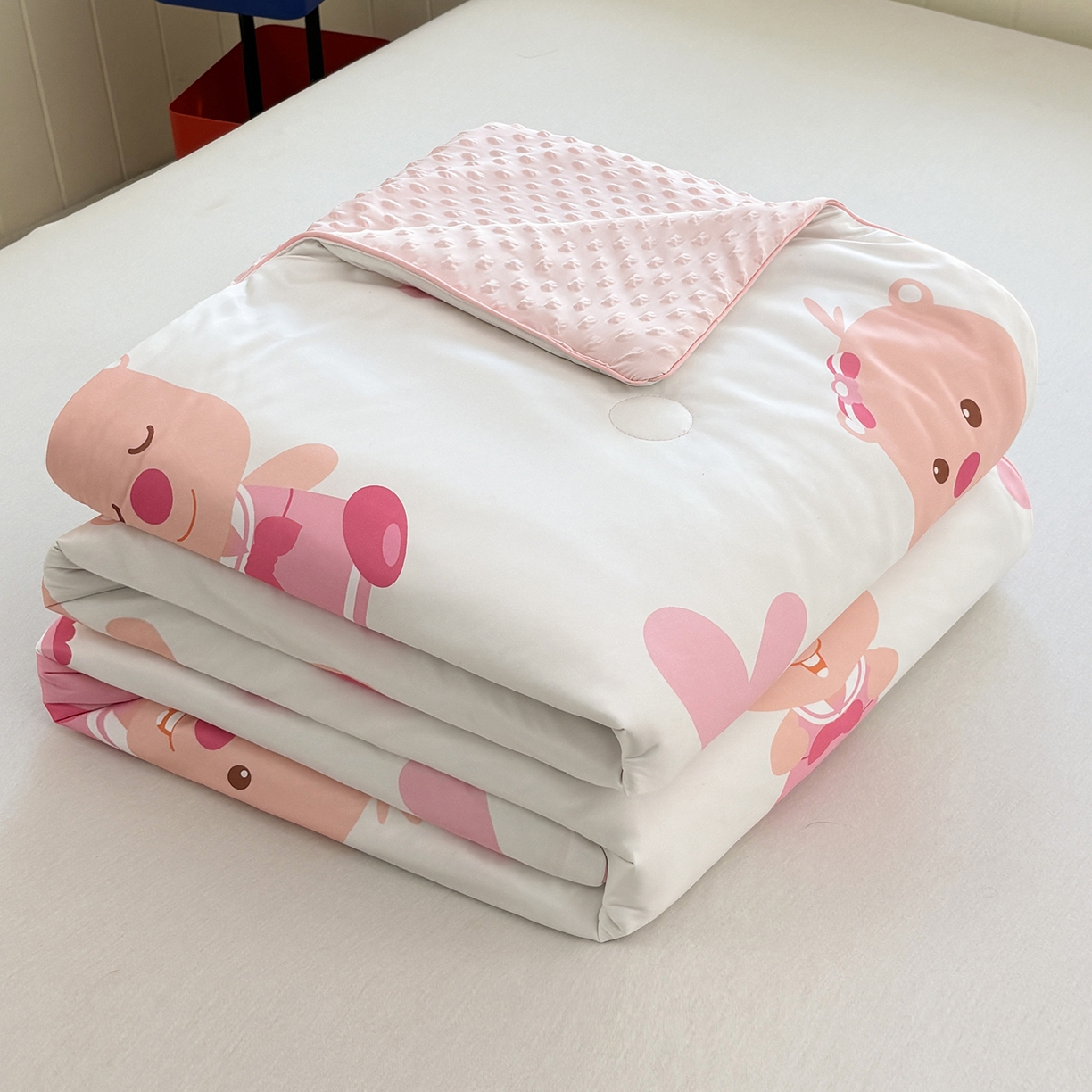 91家纺网 家纺一手货源 找家纺 恒畅 2026新款A类正版授权（含氨）卡通针织棉3D凉感豆豆夏被夏凉被 童趣露比