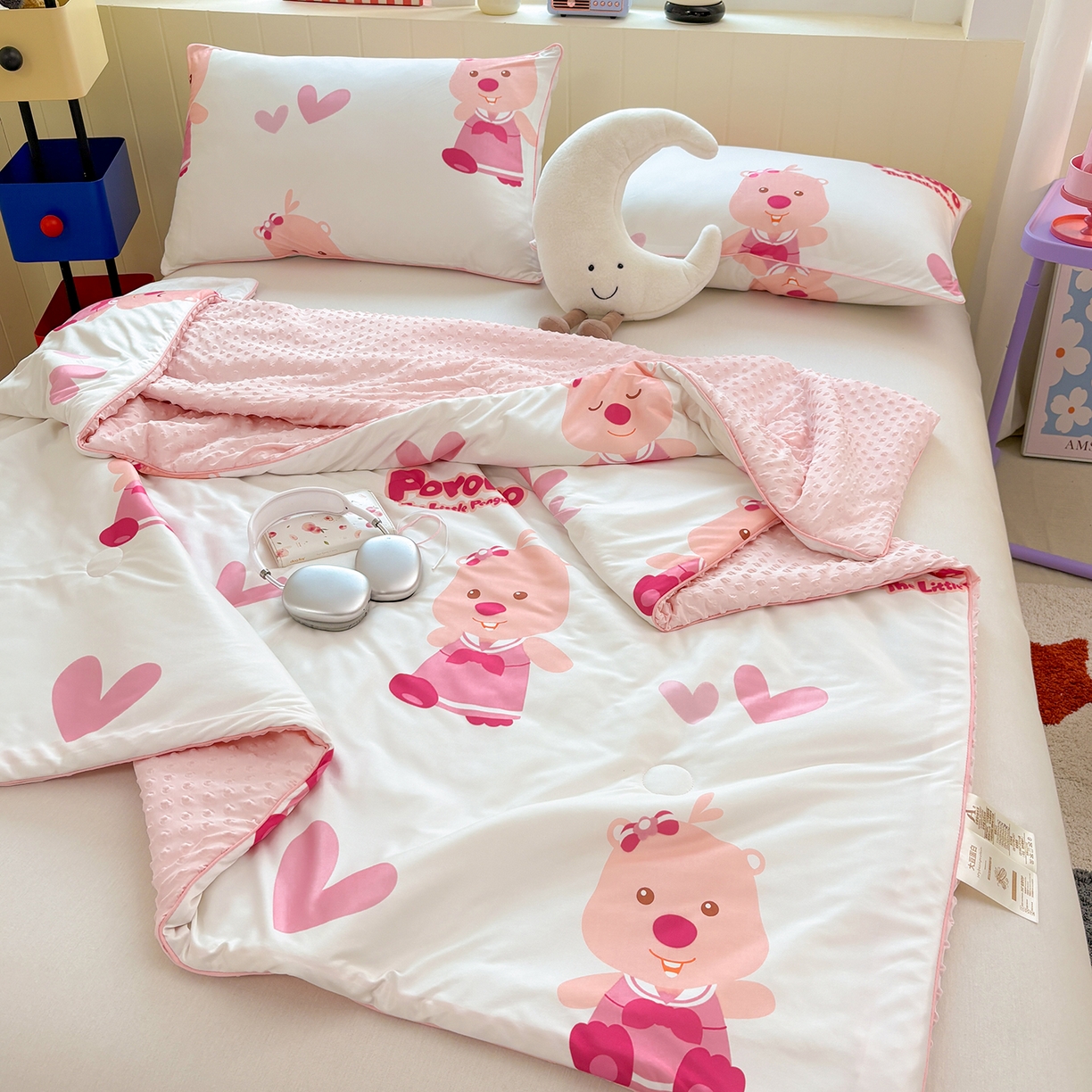 91家纺网 家纺一手货源 找家纺 恒畅 2026新款A类正版授权（含氨）卡通针织棉3D凉感豆豆夏被夏凉被 童趣露比