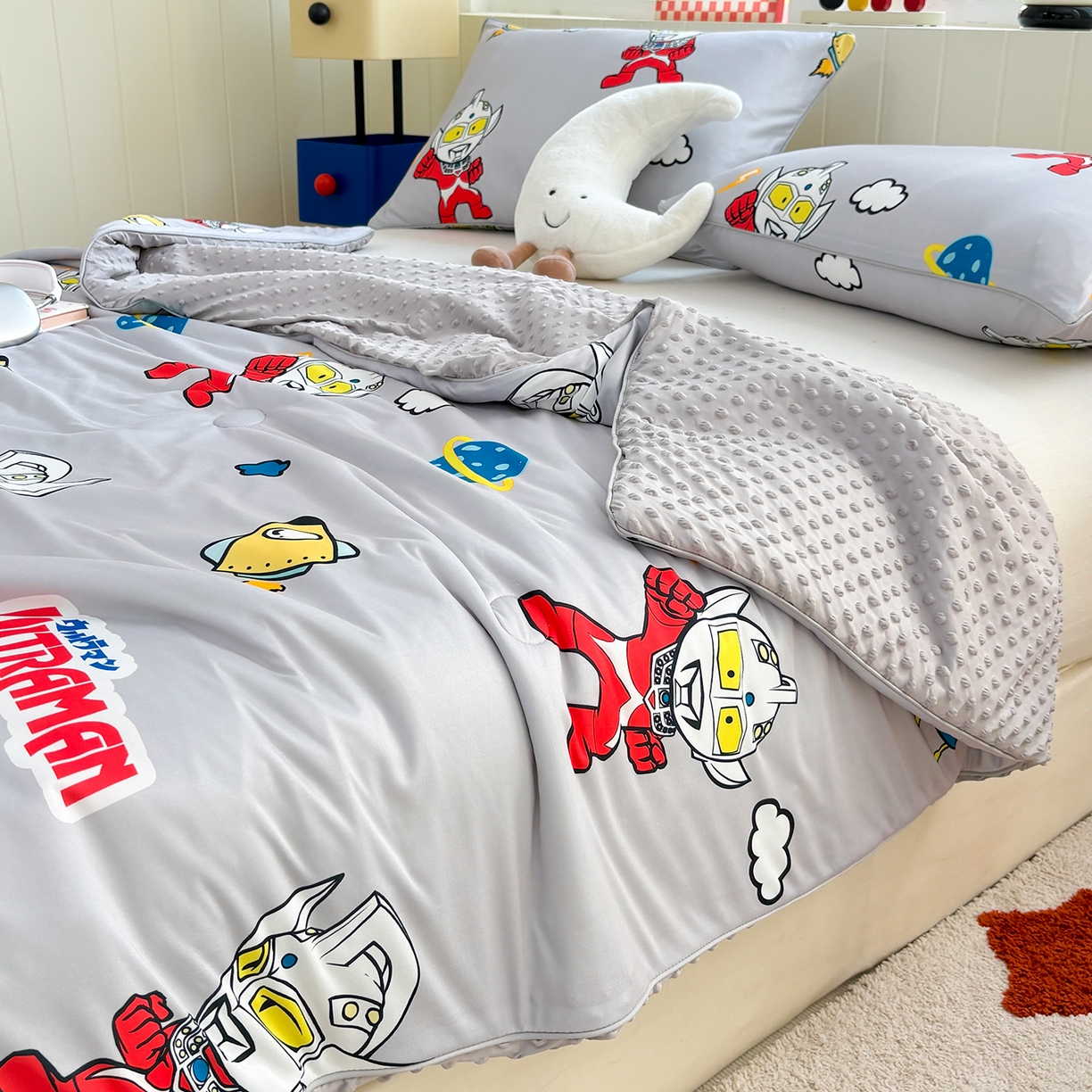 91家纺网 家纺一手货源 找家纺 恒畅 2026新款A类正版授权（含氨）卡通针织棉3D凉感豆豆夏被夏凉被 奥特星际