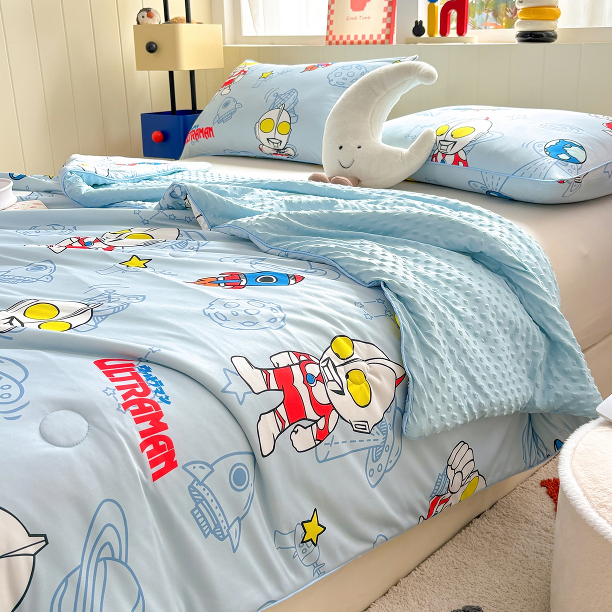 91家纺网 家纺一手货源 找家纺 恒畅 2026新款A类正版授权（含氨）卡通针织棉3D凉感豆豆夏被夏凉被 奥特曼降临