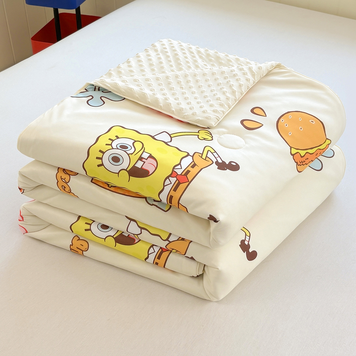 91家纺网 家纺一手货源 找家纺 恒畅 2026新款A类正版授权（含氨）卡通针织棉3D凉感豆豆夏被夏凉被 完美搭档