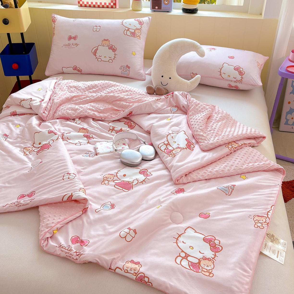 91家纺网 家纺一手货源 找家纺 恒畅 2026新款A类正版授权（含氨）卡通针织棉3D凉感豆豆夏被夏凉被 红粉凯蒂