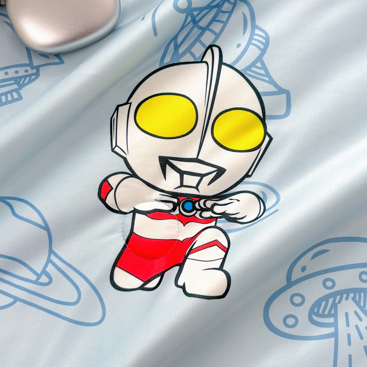 91家纺网 家纺一手货源 找家纺 恒畅 2026新款A类正版授权（含氨）卡通针织棉3D凉感豆豆夏被夏凉被 奥特曼降临