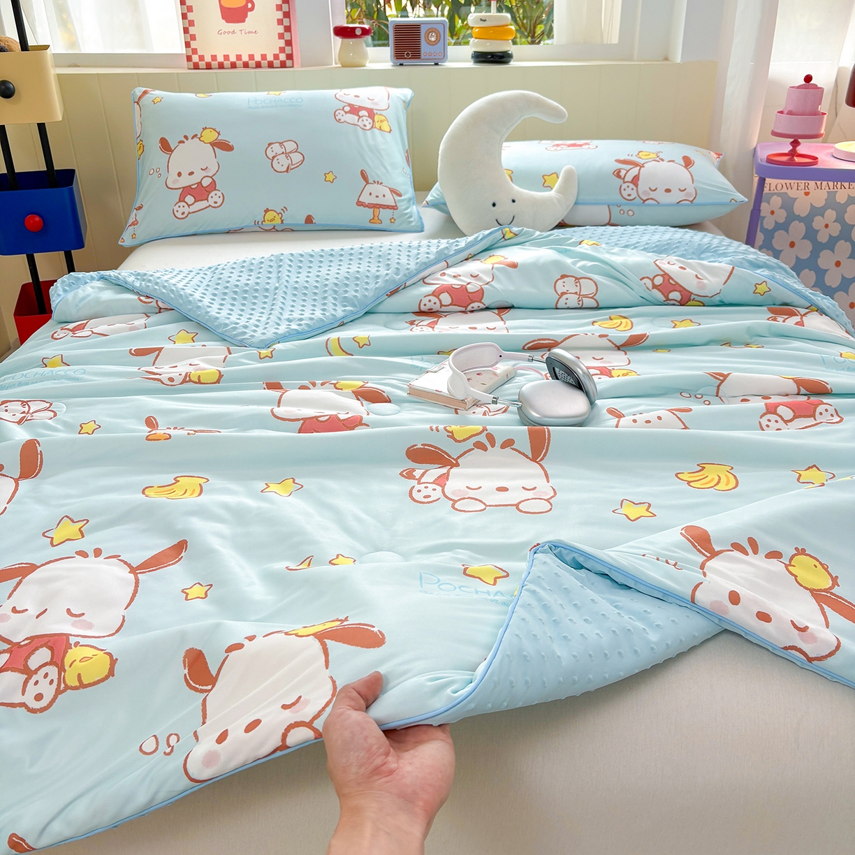 91家纺网 家纺一手货源 找家纺 恒畅 2026新款A类正版授权（含氨）卡通针织棉3D凉感豆豆夏被夏凉被 开心帕恰狗