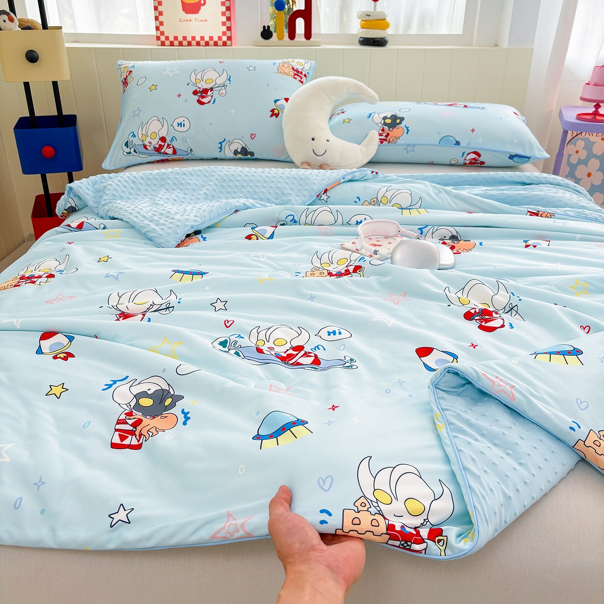 91家纺网 家纺一手货源 找家纺 恒畅 2026新款A类正版授权（含氨）卡通针织棉3D凉感豆豆夏被夏凉被 奥特曼城堡