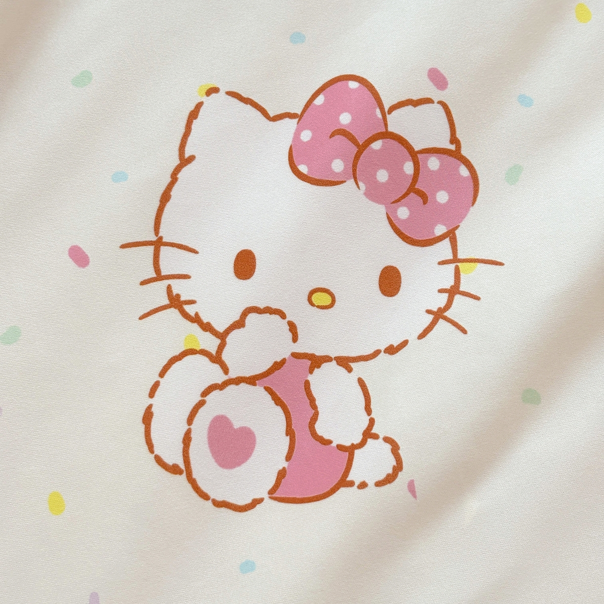 91家纺网 家纺一手货源 找家纺 恒畅 2026新款A类正版授权（含氨）卡通针织棉3D凉感豆豆夏被夏凉被 爱心凯蒂