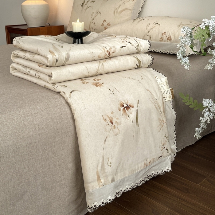 91家纺网 家纺一手货源 找家纺 慕晨 2026新款天丝莱赛尔棉麻数码印色织花边夏被四件套高级田园美式直播热款 丁岚