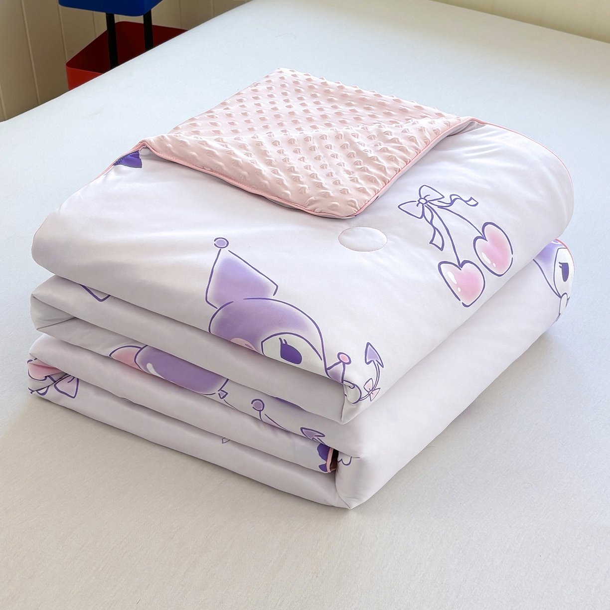 91家纺网 家纺一手货源 找家纺 恒畅 2026新款A类正版授权（含氨）卡通针织棉3D凉感豆豆夏被夏凉被 梦幻库洛米