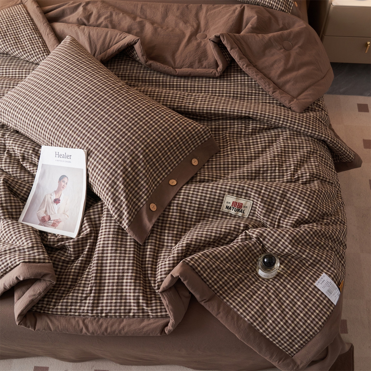 91家纺网 家纺一手货源 找家纺 恬思语家纺 2026春夏新款全棉加密色织棉花夏凉被夏被四件套-美拉德系列 棕小格