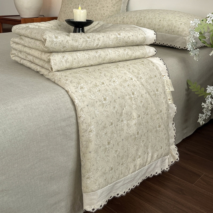 91家纺网 家纺一手货源 找家纺 慕晨 2026新款天丝莱赛尔棉麻数码印色织花边夏被四件套高级田园美式直播热款 归宁