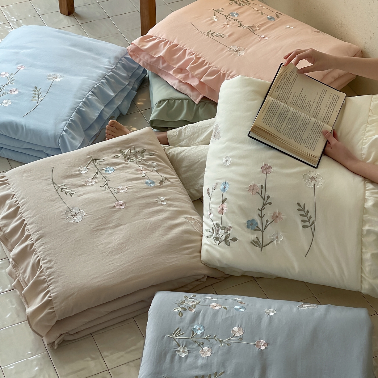 91家纺网 家纺一手货源 找家纺 （总）一加一 2026新款亲肤凉感花边绣花大豆夏被夏凉被空调被四件套-花间序
