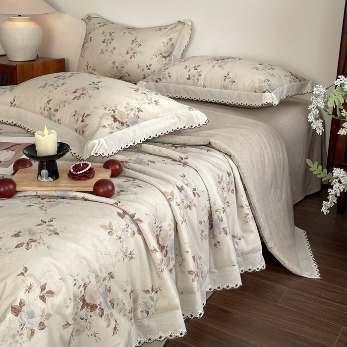 91家纺网 家纺一手货源 找家纺 慕晨 2026新款天丝莱赛尔棉麻数码印色织花边夏被四件套高级田园美式直播热款 浅棠