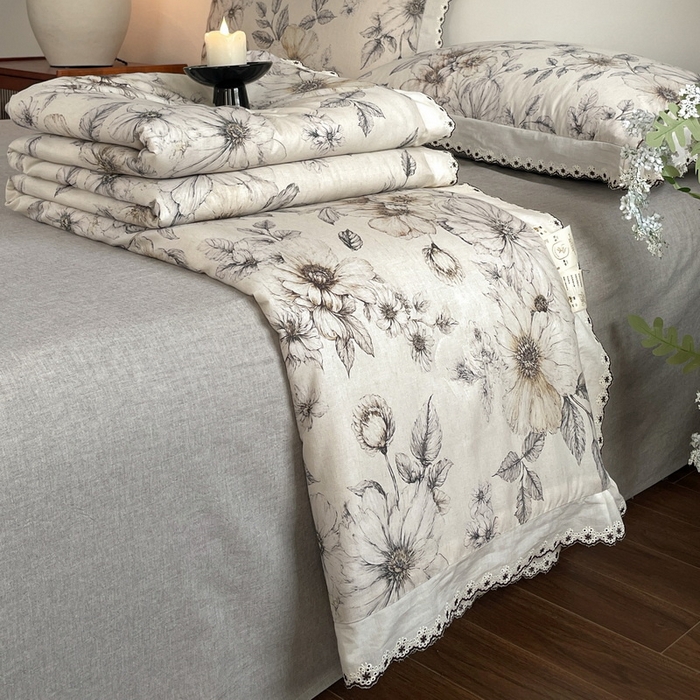 91家纺网 家纺一手货源 找家纺 慕晨 2026新款天丝莱赛尔棉麻数码印色织花边夏被四件套高级田园美式直播热款 清缕