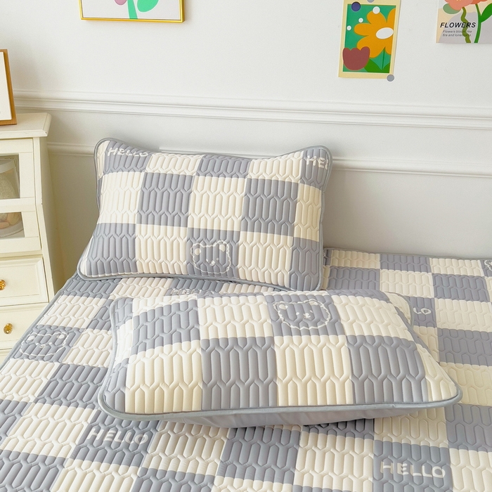 91家纺网 家纺一手货源 找家纺 丝羽坊 2026新款高密凉感丝印花乳胶凉席-平铺款 灰格熊