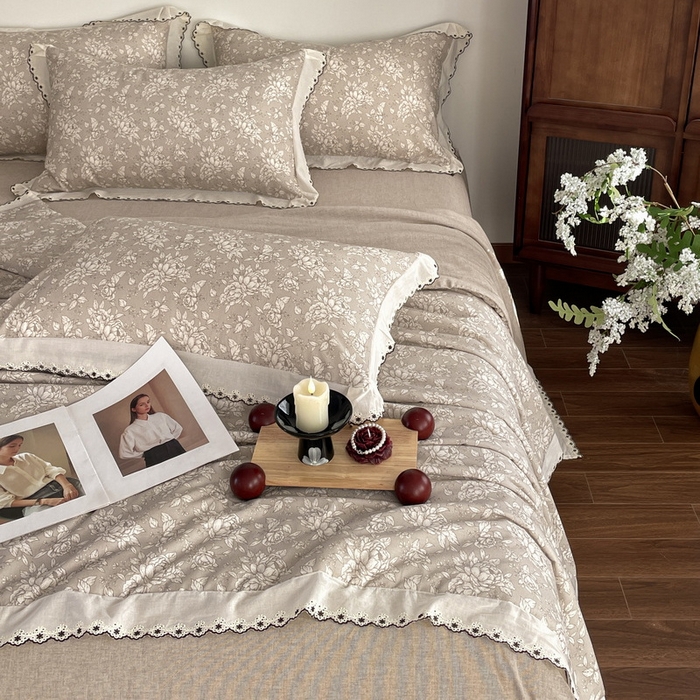 91家纺网 家纺一手货源 找家纺 慕晨 2026新款天丝莱赛尔棉麻数码印色织花边夏被四件套高级田园美式直播热款 疏影