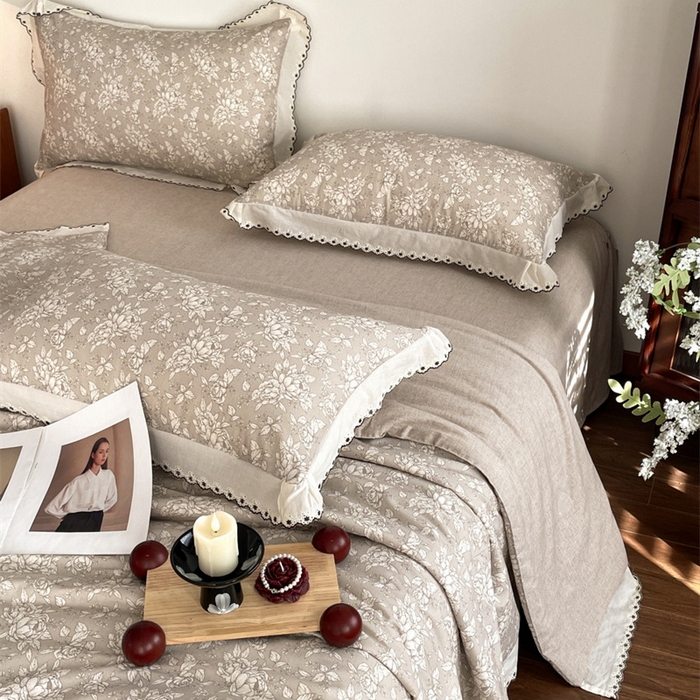 91家纺网 家纺一手货源 找家纺 慕晨 2026新款天丝莱赛尔棉麻数码印色织花边夏被四件套高级田园美式直播热款 疏影