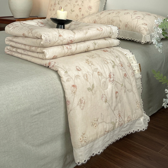 91家纺网 家纺一手货源 找家纺 慕晨 2026新款天丝莱赛尔棉麻数码印色织花边夏被四件套高级田园美式直播热款 素偶