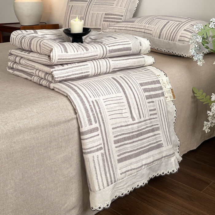 91家纺网 家纺一手货源 找家纺 慕晨 2026新款天丝莱赛尔棉麻数码印色织花边夏被四件套高级田园美式直播热款 闲纹