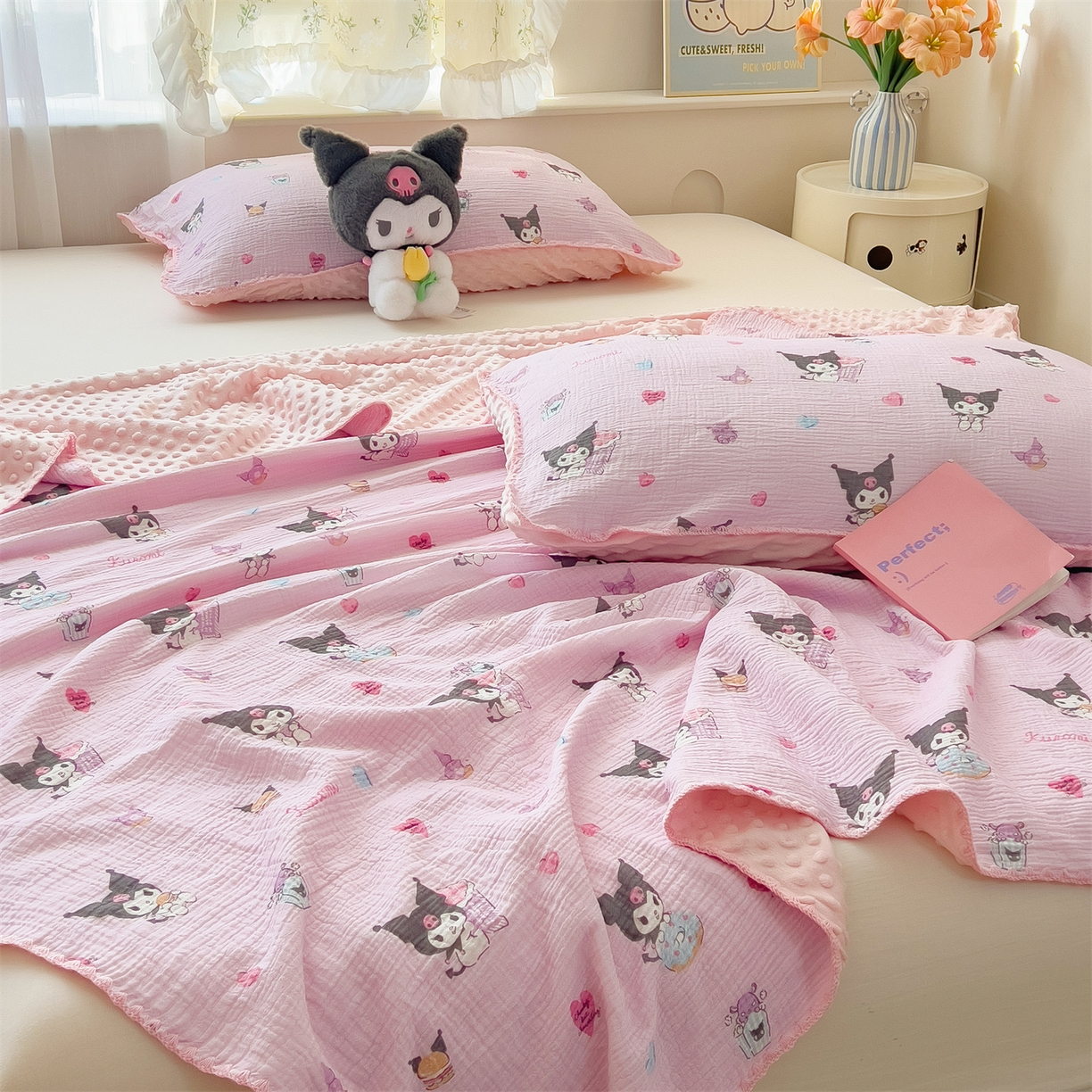 91家纺网 家纺一手货源 找家纺 兄弟坊 2026新款正版授权卡通全棉双层纱安抚被夏被纱布豆豆毯学校午睡被 小小库洛米