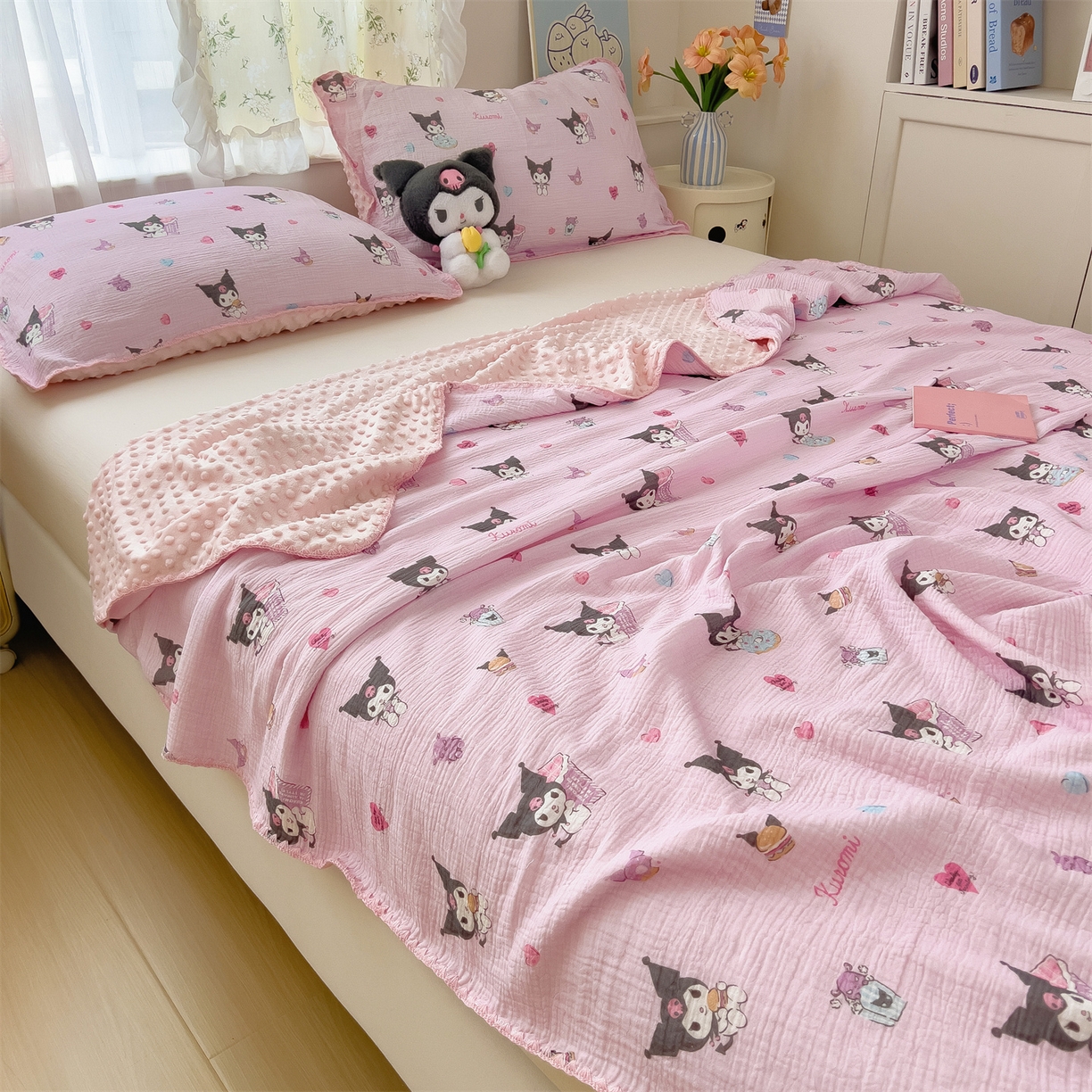 91家纺网 家纺一手货源 找家纺 兄弟坊 2026新款正版授权卡通全棉双层纱安抚被夏被纱布豆豆毯学校午睡被 小小库洛米