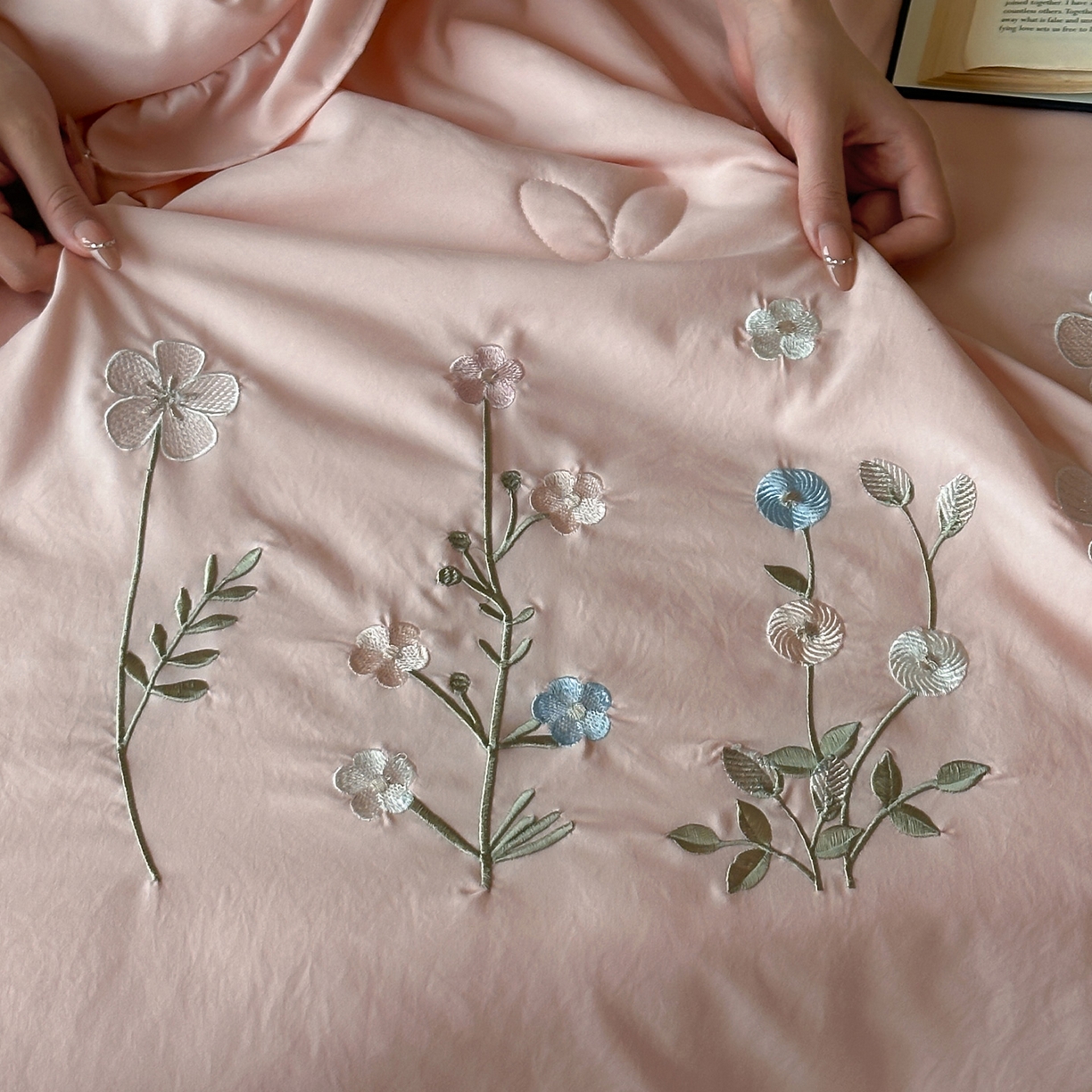 91家纺网 家纺一手货源 找家纺 一加一 2026新款亲肤凉感花边绣花大豆夏被夏凉被空调被四件套-花间序 花间序-粉