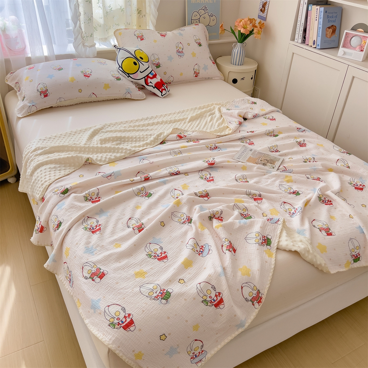 91家纺网 家纺一手货源 找家纺 兄弟坊 2026新款正版授权卡通全棉双层纱安抚被夏被纱布豆豆毯学校午睡被 酷酷奥特曼