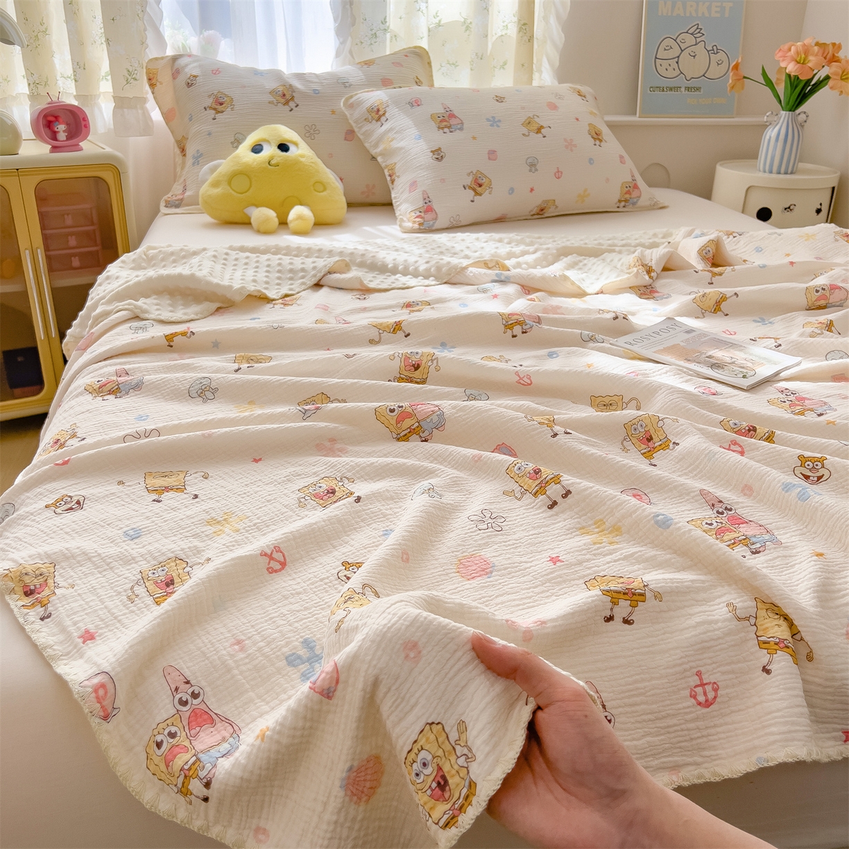 91家纺网 家纺一手货源 找家纺 兄弟坊 2026新款正版授权卡通全棉双层纱安抚被夏被纱布豆豆毯学校午睡被 无忧海绵黄