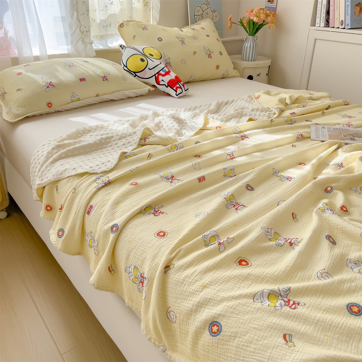 91家纺网 家纺一手货源 找家纺 兄弟坊 2026新款正版授权卡通全棉双层纱安抚被夏被纱布豆豆毯学校午睡被 光耀奥特黄