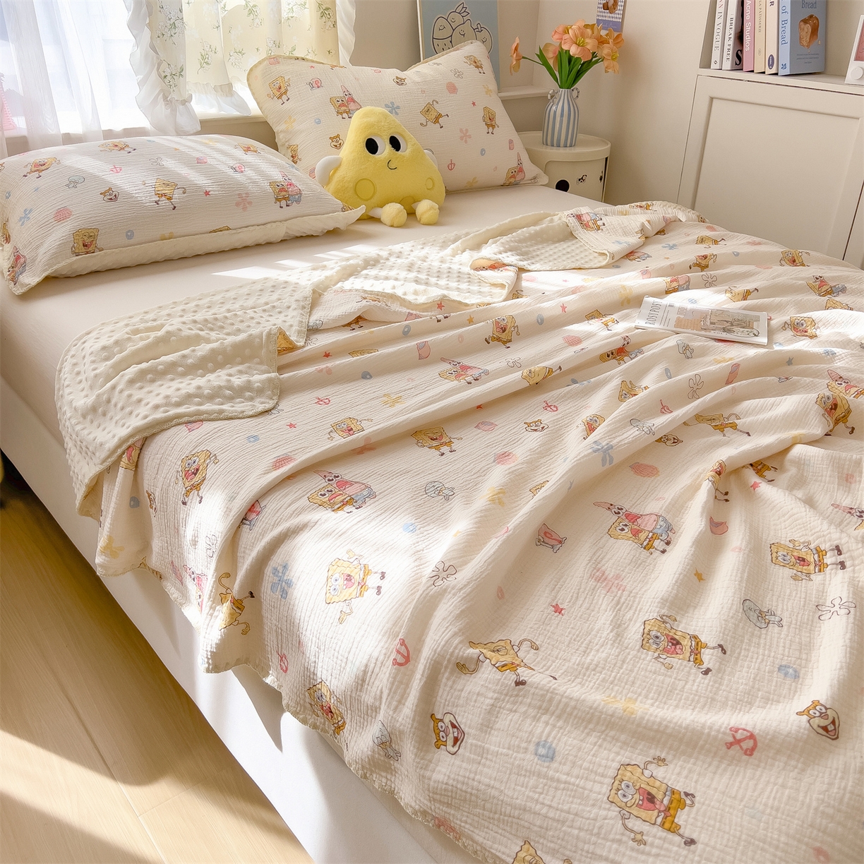 91家纺网 家纺一手货源 找家纺 兄弟坊 2026新款正版授权卡通全棉双层纱安抚被夏被纱布豆豆毯学校午睡被 无忧海绵黄