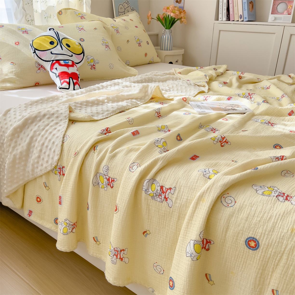 91家纺网 家纺一手货源 找家纺 兄弟坊 2026新款正版授权卡通全棉双层纱安抚被夏被纱布豆豆毯学校午睡被 光耀奥特黄